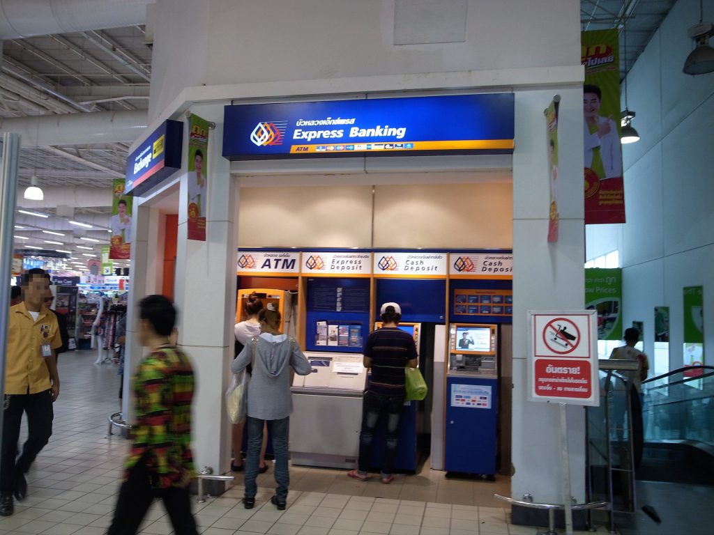 バンコク銀行右側ATM