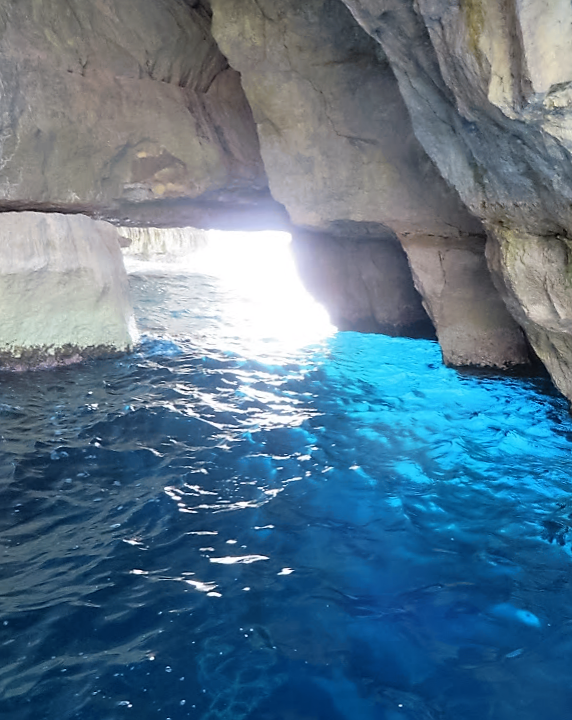 青の洞窟ツアー